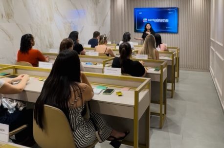 secretaria-para-clinica-quais-os-principais-requisitos-para-escolher-a-melhor